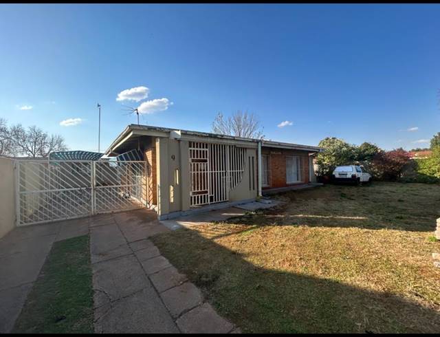 3 BEDROOM HOUSE FOR SALE IN VANDERBIJLPARK CW 1